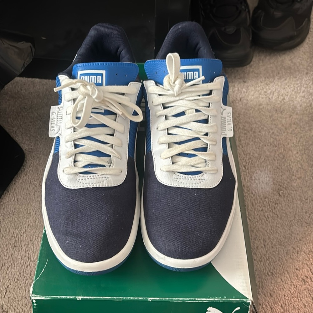 Men’s Puma sneakers